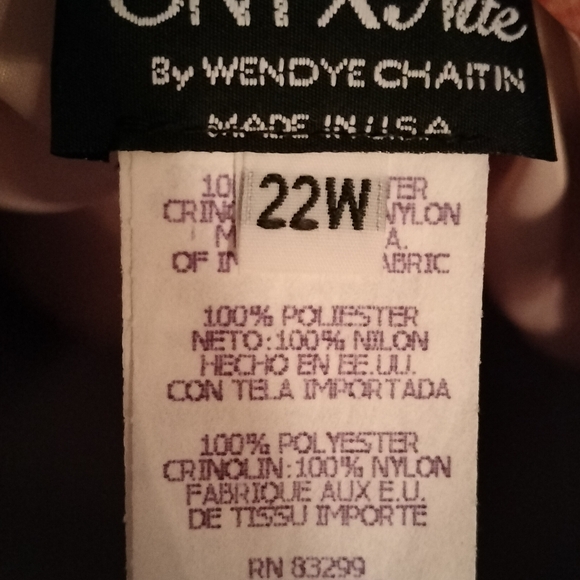 Women's Formal Dress - Picture 9 of 9